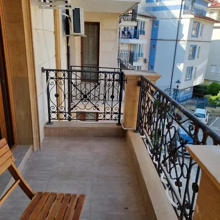 Sea View 2br شقة *